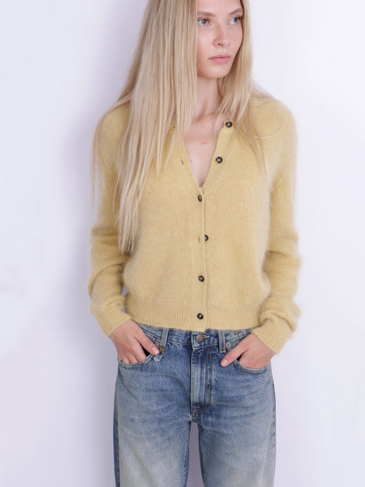 KNIT ROUNDNECK CARDIGAN