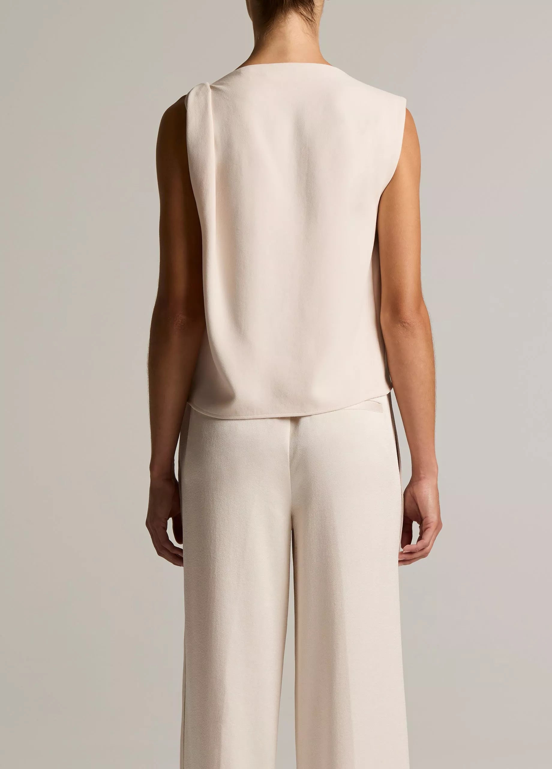 DRAPED SHOULDER SLVLS TOP