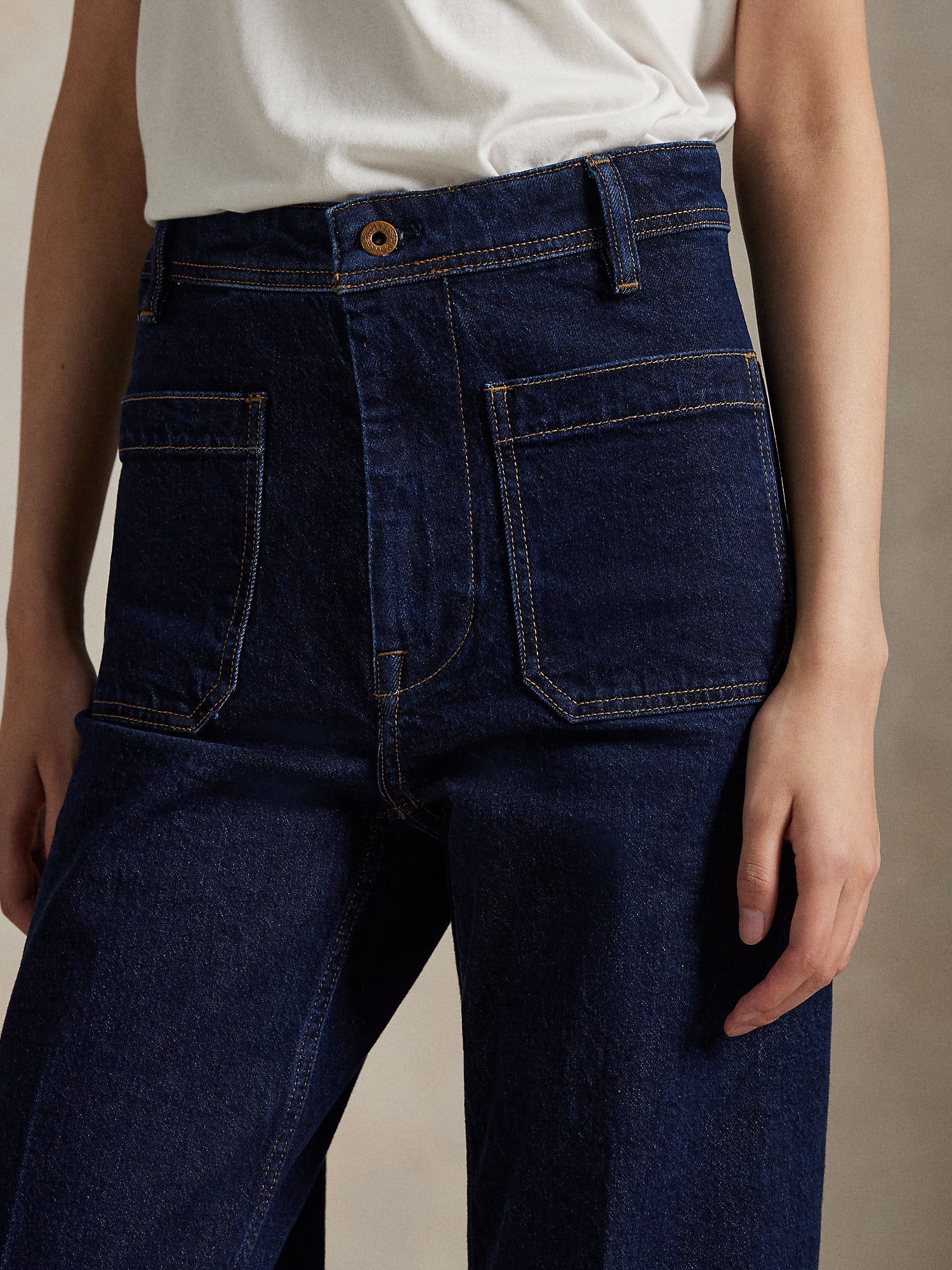 HIGH-RISE BOOT JEAN