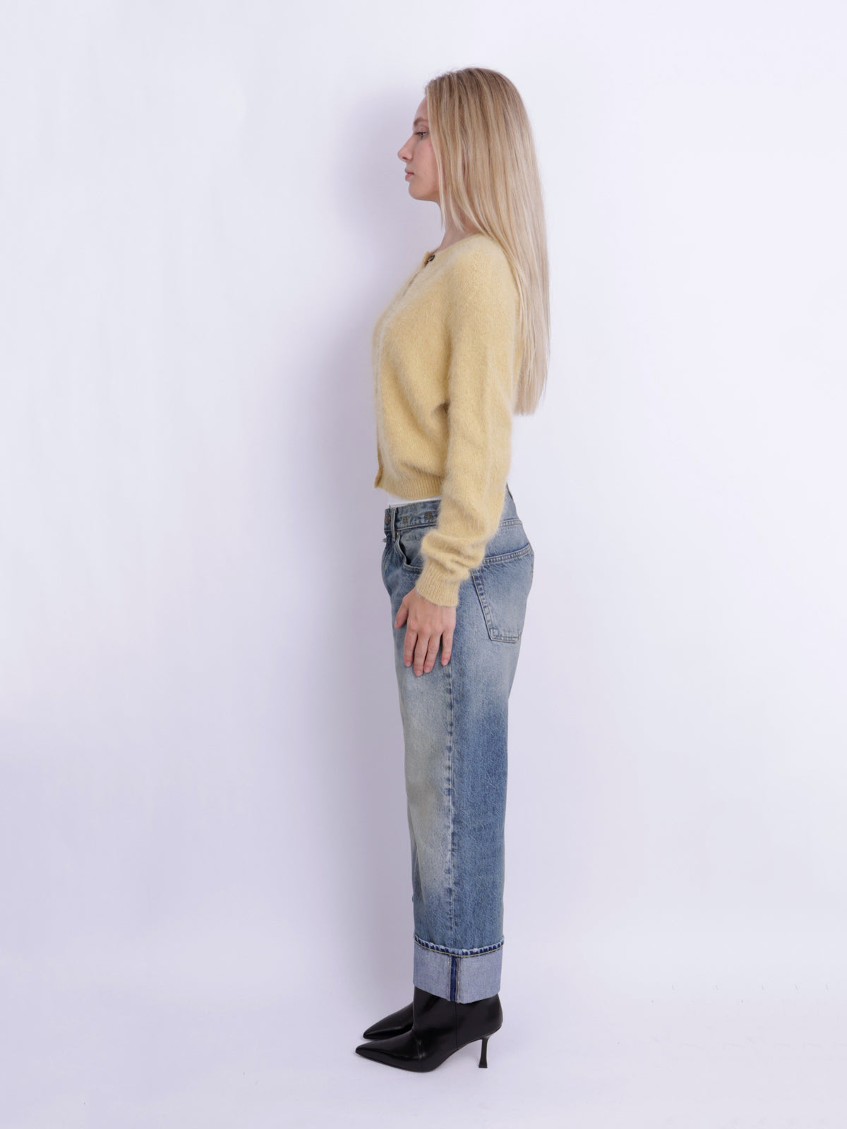 KNIT ROUNDNECK CARDIGAN