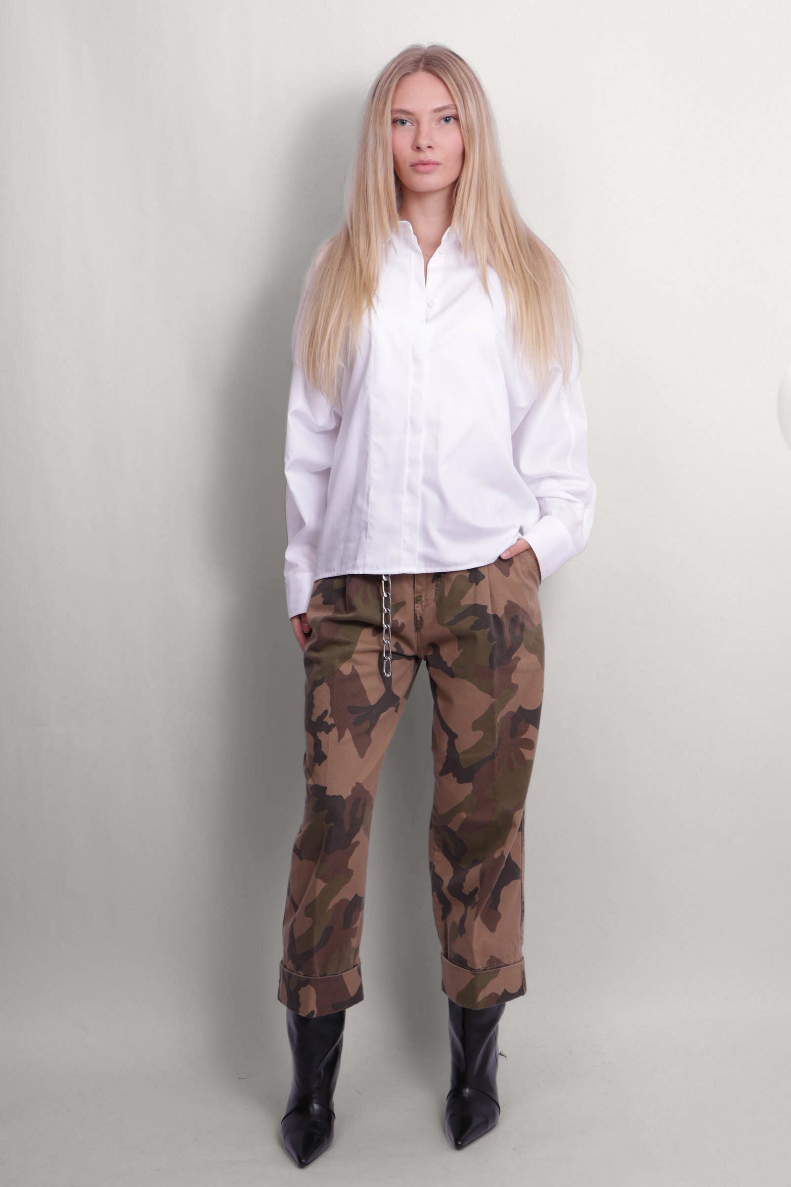 W6H H6WY28 JEANS