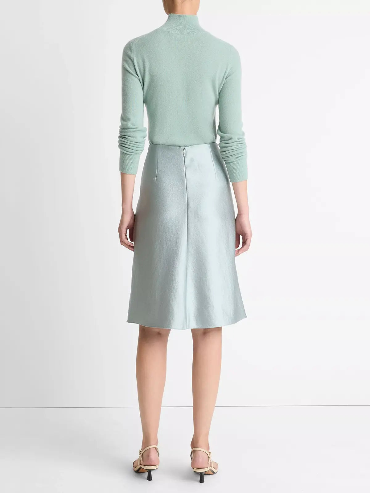 Rok Pebbled Satin Above Knee