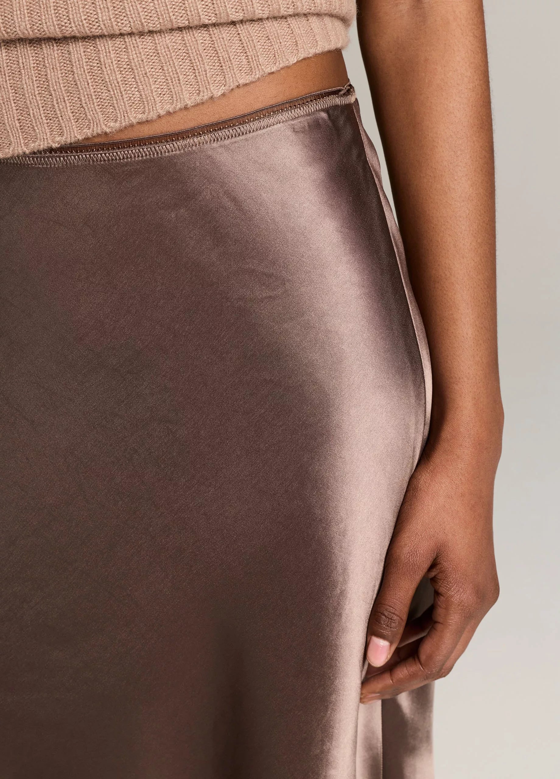 SHORT SLIP SKIRT